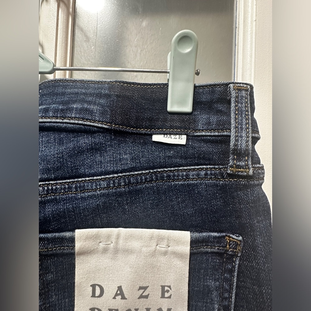 NWT DAZE DENIM The Lovergirl Roller Jean - Picture 15 of 15